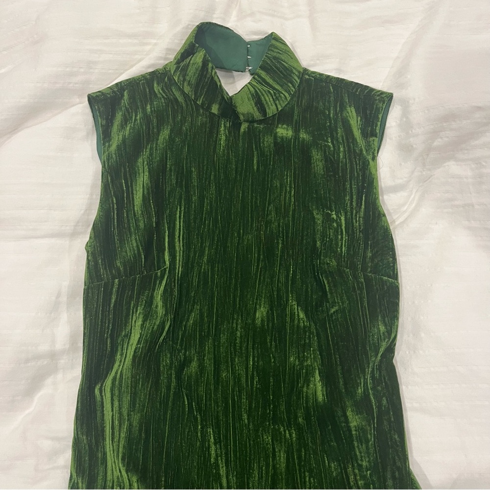 Crinkled Velvet Backless Dress in Juniper Green - Picture 9 of 9